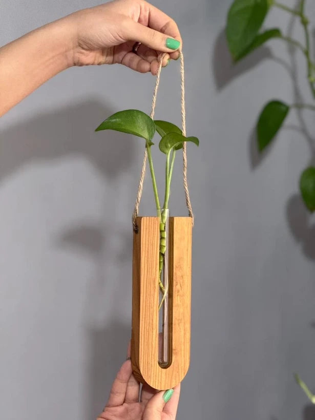Wall vase